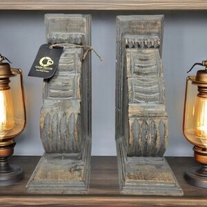 Casa Decor Corbel Large Book End Handcarved Distressed to Look Vintage Gray Wash